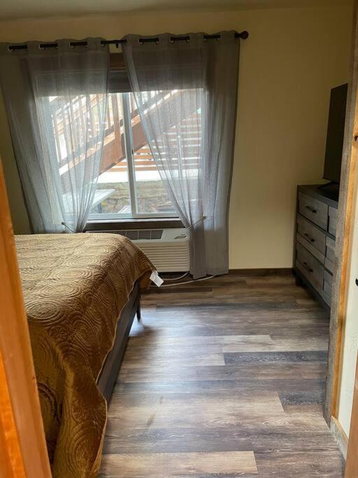 Parkway Yellowstone Guest House Apartment #3 ガーディナー エクステリア 写真