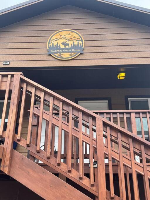 Parkway Yellowstone Guest House Apartment #3 ガーディナー エクステリア 写真