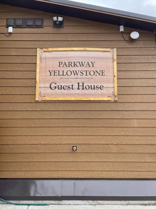 Parkway Yellowstone Guest House Apartment #3 ガーディナー エクステリア 写真