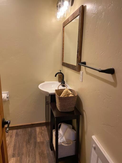 Parkway Yellowstone Guest House Apartment #3 ガーディナー エクステリア 写真